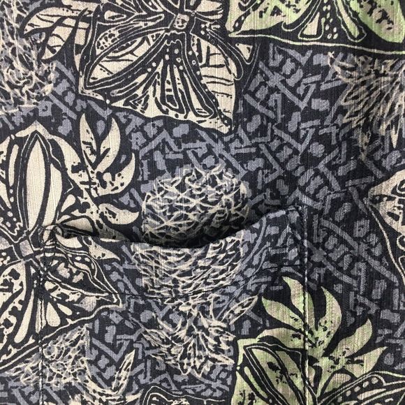 Tommy Bahama Mens 100% Silk Hawaiian Short Sleeve Button Up Shirt size Medium - Picture 9 of 13